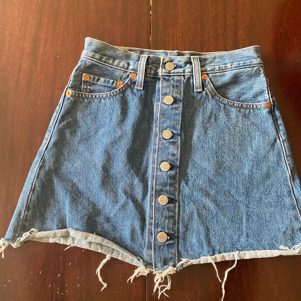 Levi’s mini skirt